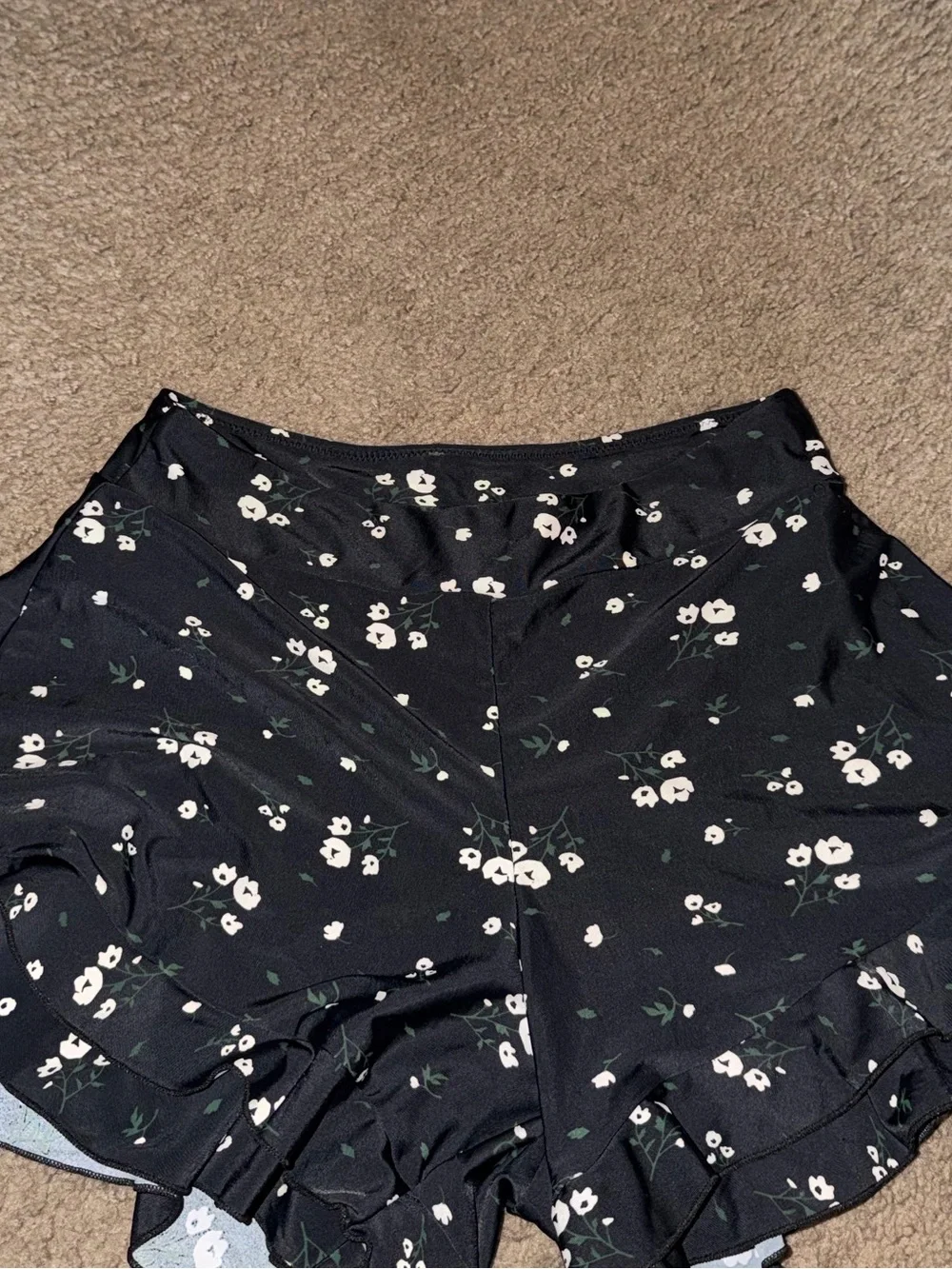 Geode Swim Black Floral Ruffle Hem Women's Swim Shorts - Picture 2 of 5